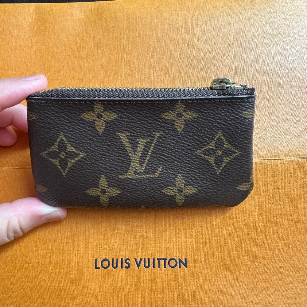 Louis Vuitton Monogram Canvas Key Pouch - Picture 2 of 6